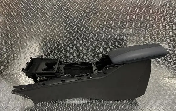 Mazda CX-30 Center console PU14354