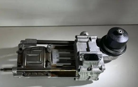 BMW 7 E65 E66 Oil pump 7537689