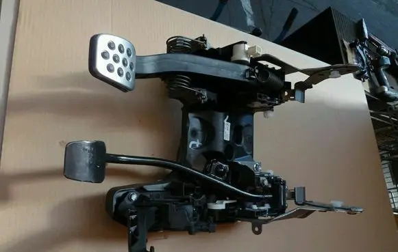 Opel Zafira C Pedal assembly 23335447