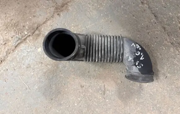 Suzuki SX4 S-Cross Air intake hose/pipe 