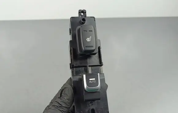 KIA Sorento Seat heating switch 935905110WK