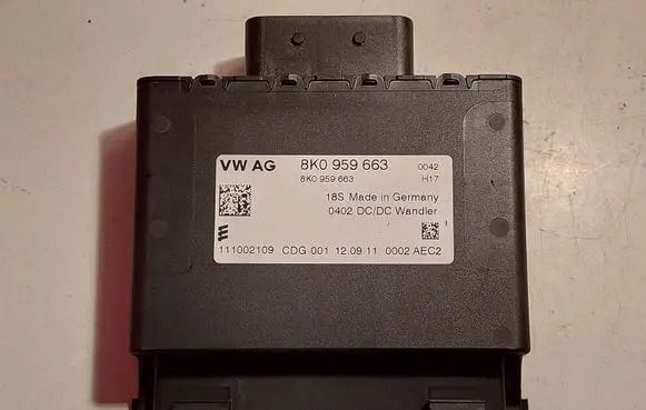 Audi A6 S6 C7 4G Voltage converter/converter module 8K0959663