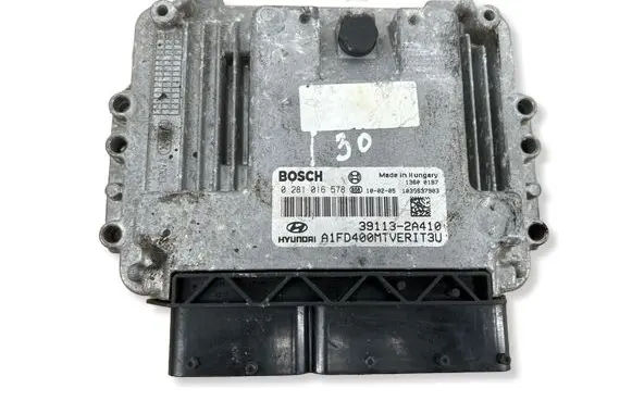 Hyundai i30 Engine control unit/module 391132A410 0281016578