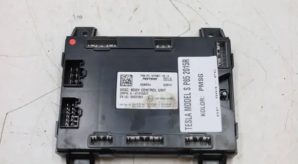 Tesla Model S Comfort/convenience module 101090700DMWGK 101090700D