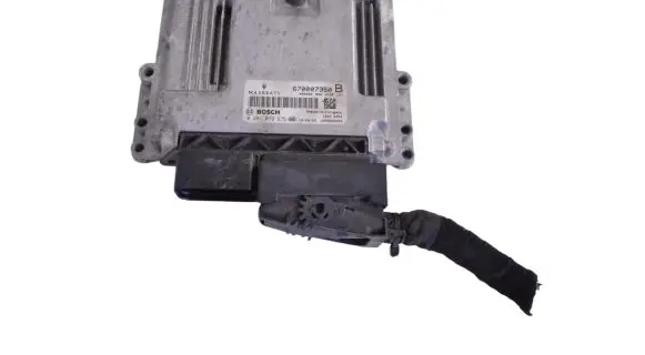 Maserati Ghibli Engine control unit/module 670007350 0281019675