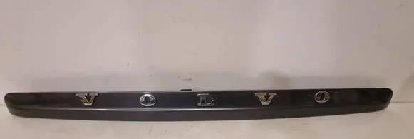 Trunk door license plate light bar