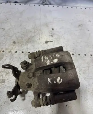 Opel Insignia A Rear brake caliper