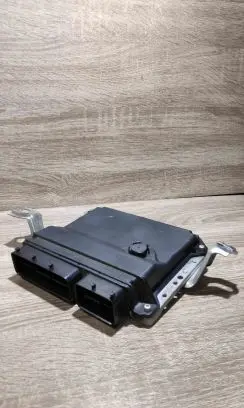 Toyota Yaris Engine control unit/module ECU 896610db00 mb2753004331