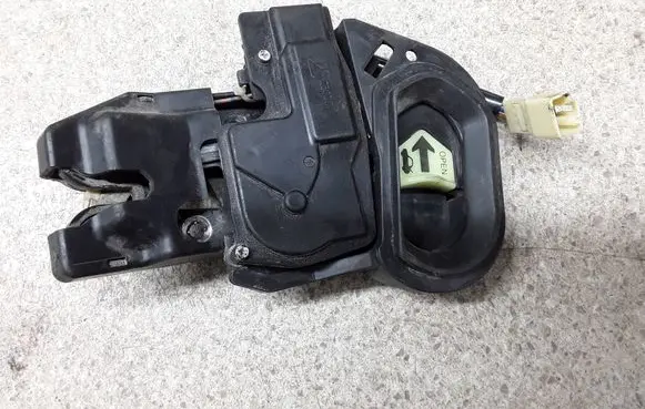Mazda 6 Tailgate/trunk/boot lock/catch/latch