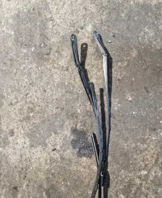 Jaguar XE Front wiper blade arm GX7317527AC GX7317527BC