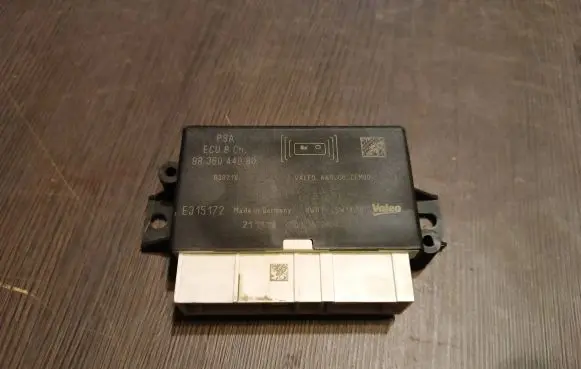 Peugeot 208 Parking PDC control unit/module 9836044980 E315172