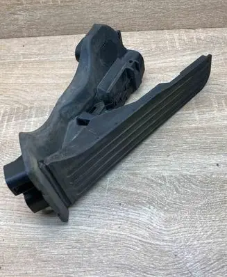 Volkswagen PASSAT B6 Accelerator throttle pedal 1K1723503AJ 6PV011039 WithPlug