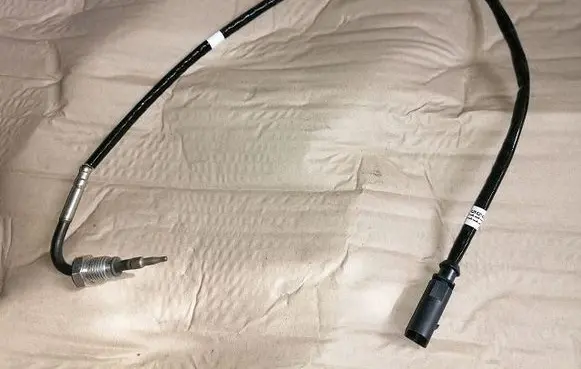 Audi A1 Exhaust gas temperature sensor 04L906088CE