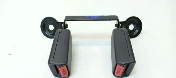 Mitsubishi 3000 GT Rear seatbelt buckle TK523