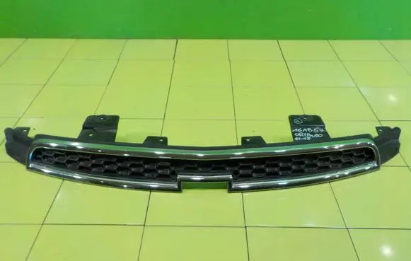 Chevrolet Orlando Front bumper upper radiator grill 95471003