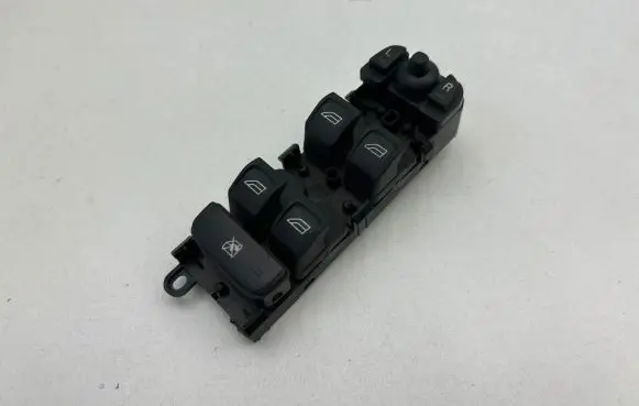 Volvo V70 Electric window control switch 30773269 03454200 13155
