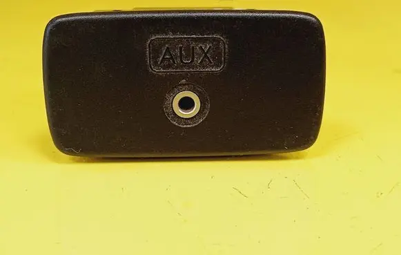 Subaru Forester SH AUX in-socket connector 