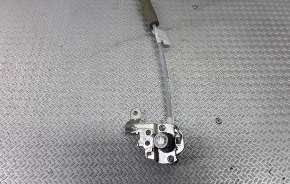 Honda CR-V Front door lock (next to the handle) 