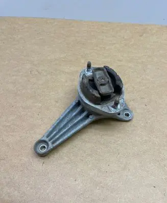 Audi A4 S4 B7 8E 8H Gearbox mounting bracket 8E0399115P