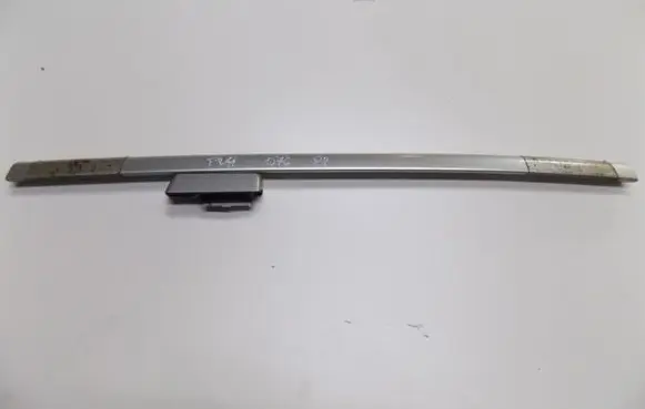 Honda FR-V Roof transverse bars on the 