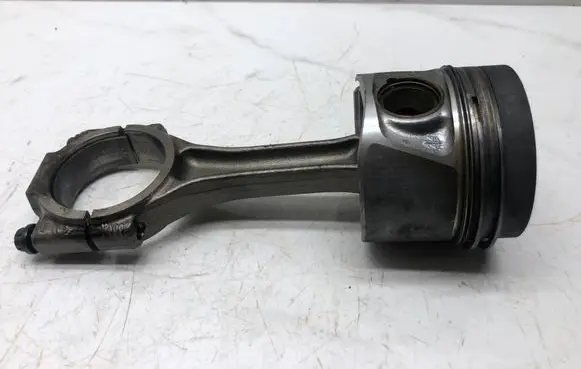 Audi A4 S4 B8 8K Piston with connecting rod 