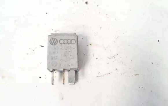 Volkswagen Touran I Other relay 1k0951253 0332011100