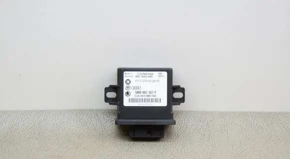Volkswagen Jetta VI Light module LCM 5M0907357F