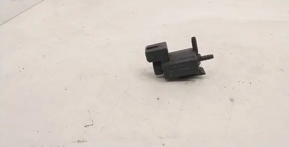 BMW 5 E39 Turbo solenoid valve 1742712 72234100 99T334