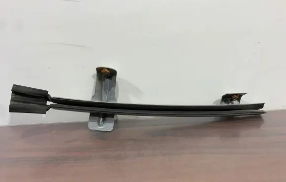 Mitsubishi Outlander IV Rear door windshield rail 