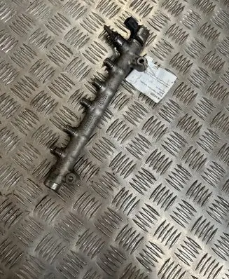 Volvo XC90 Fuel main line pipe 31303612