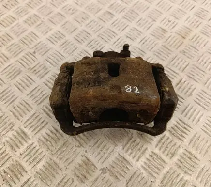 Hyundai i40 Front brake caliper 