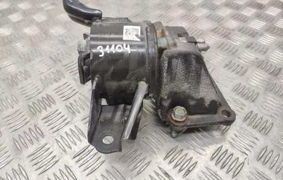 Hyundai Santa Fe Engine mount bracket