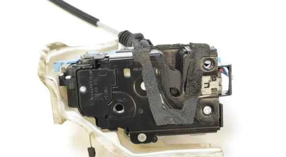 Volkswagen Phaeton Coupe door lock (next to the handle) 25100D6