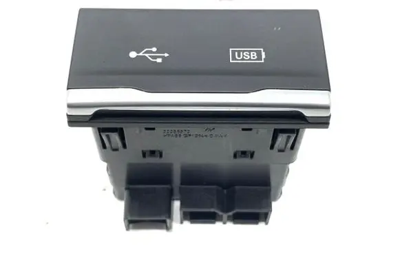 Jeep Cherokee USB socket connector 68271567AB