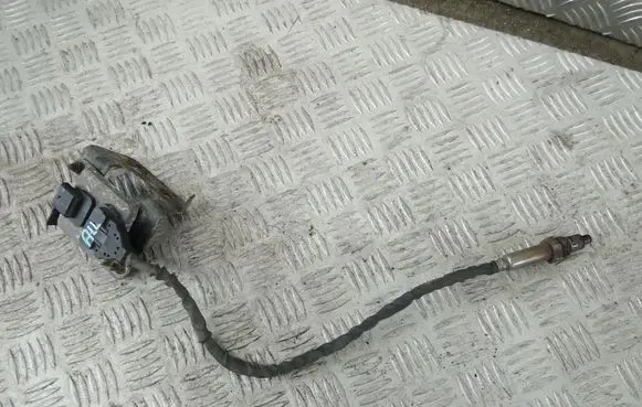Mercedes-Benz V Class W447 Lambda probe sensor A0009050008