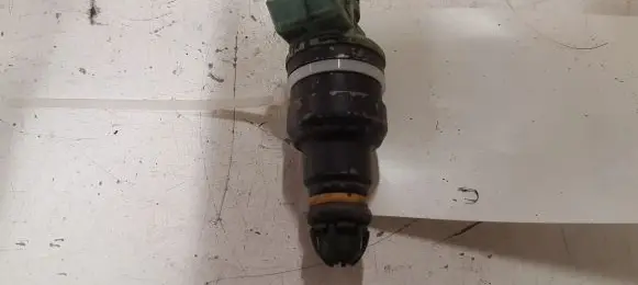 BMW 5 E39 Fuel injector 0280150415