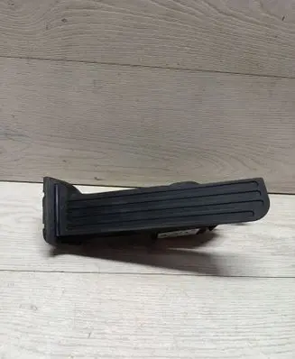 Volkswagen PASSAT B6 Accelerator throttle pedal 1K1721503P
