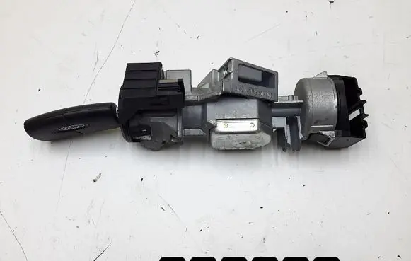 Ford C-MAX I Ignition lock 3M513F880AB