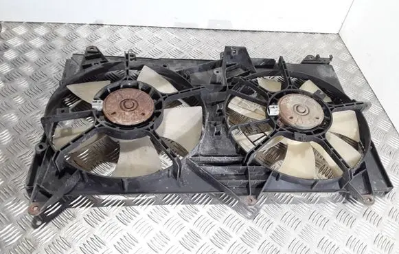 Toyota Avensis Verso Radiator cooling fan shroud