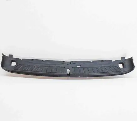 Trunk/boot sill cover protection