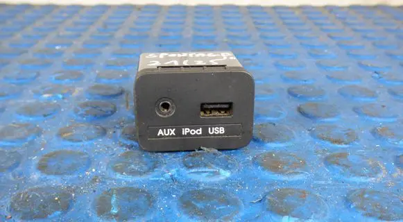 KIA Sportage USB socket connector 961103W500 ASSYAUD10 SLMF1104130024