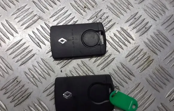 Renault Laguna III Ignition key/card 