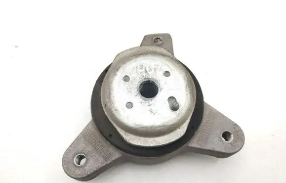 Maserati Quattroporte Gearbox mount 670003631