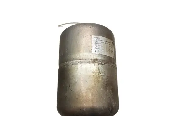 Vacuum air tank