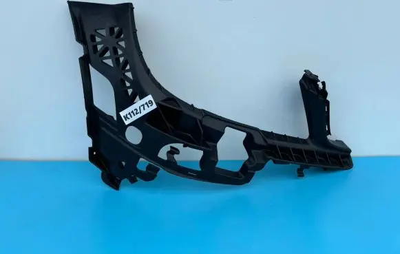 Mercedes-Benz C W204 Front bumper mounting bracket A2048850865