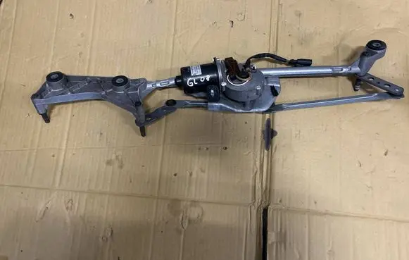 Mercedes-Benz GL X164 Front wiper linkage and motor A1648201842 1648201842