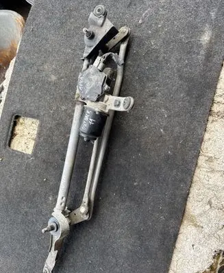 Subaru Outback Front wiper linkage and motor 