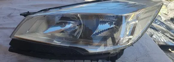 Ford Kuga II Headlight/headlamp CV4413W030BE
