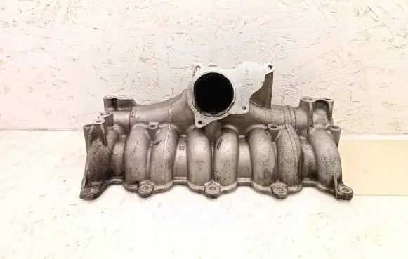 Volkswagen PASSAT B6 Intake manifold 03G129713
