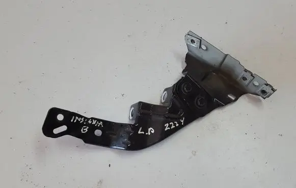 Fender mounting bracket
